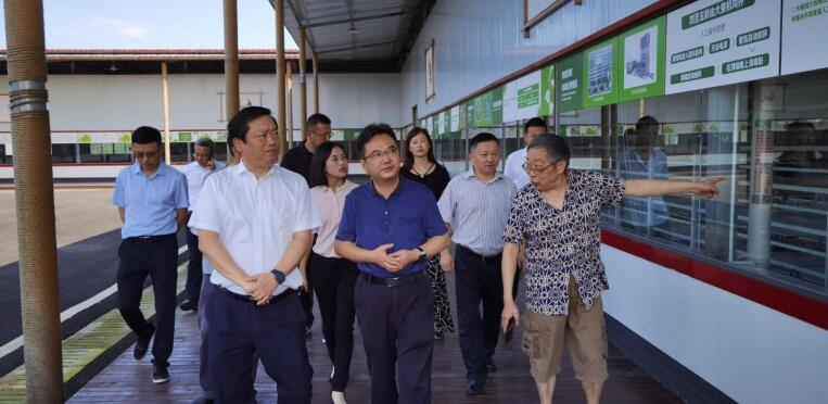 2021726956272588 尊龙集团官网集团实现驻村助扶干部轮换